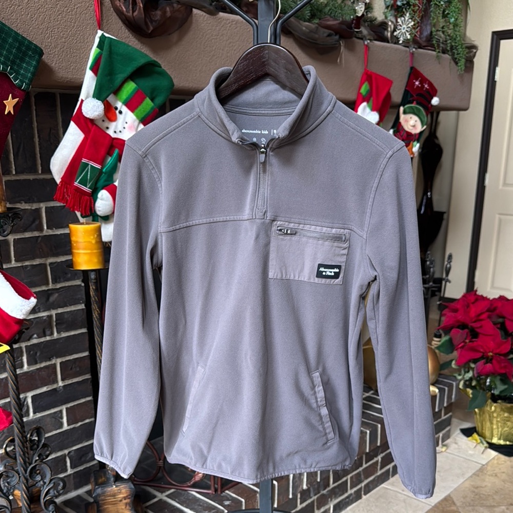 Abercrombie Gray Quarter-Zip Pullover. Boys 13/14